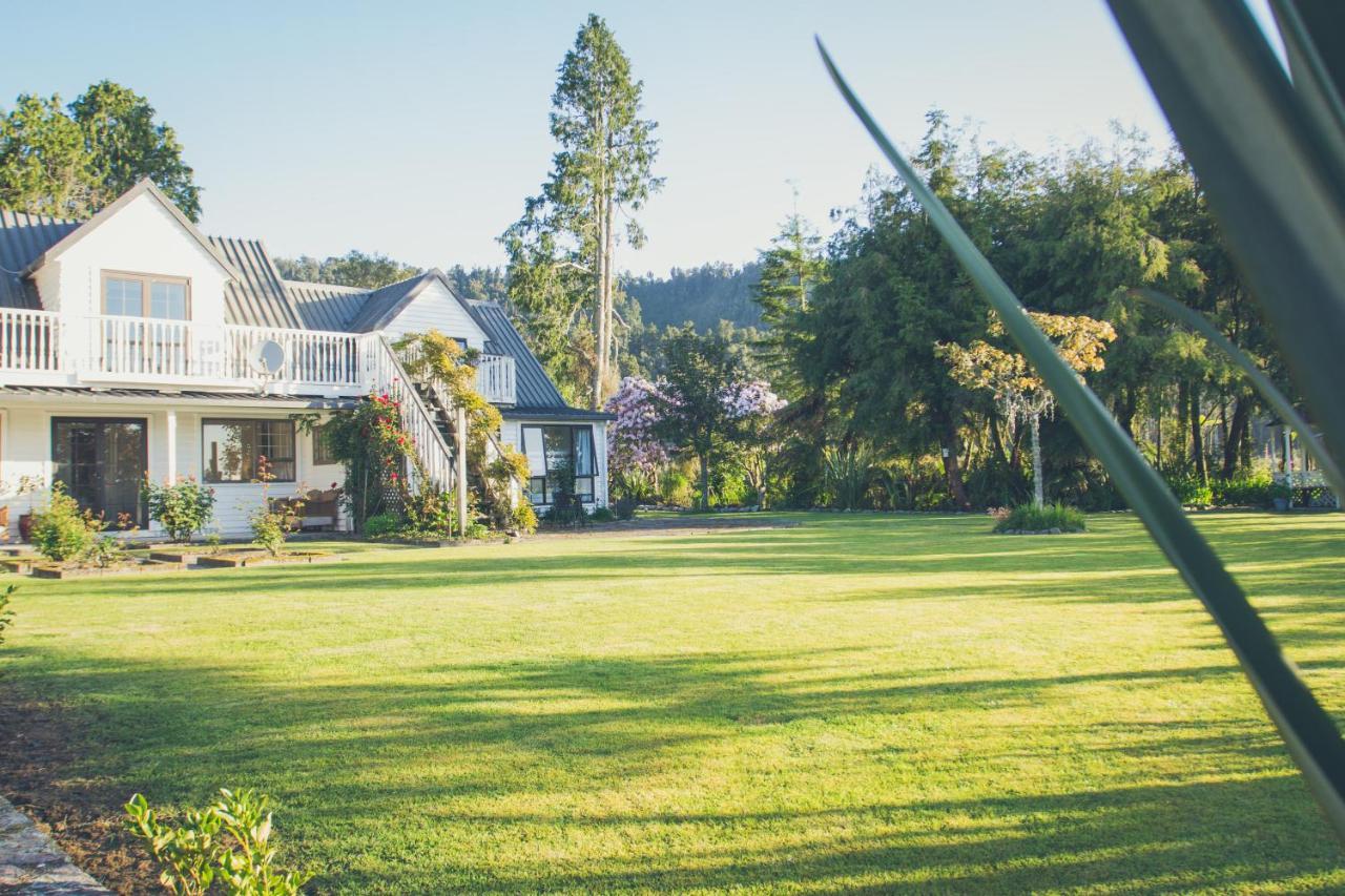 Westholm Lodge Harihari Esterno foto