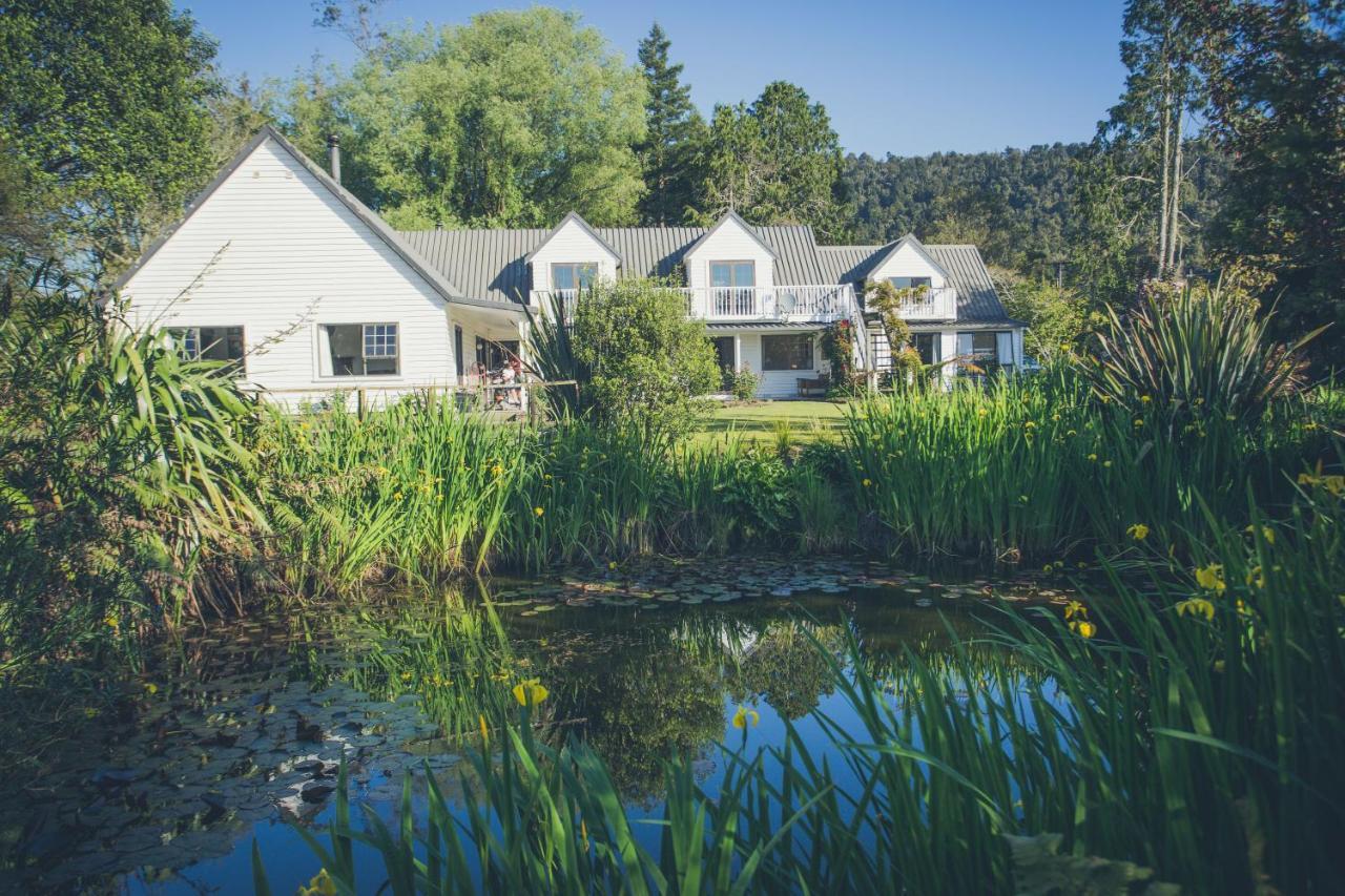 Westholm Lodge Harihari Esterno foto