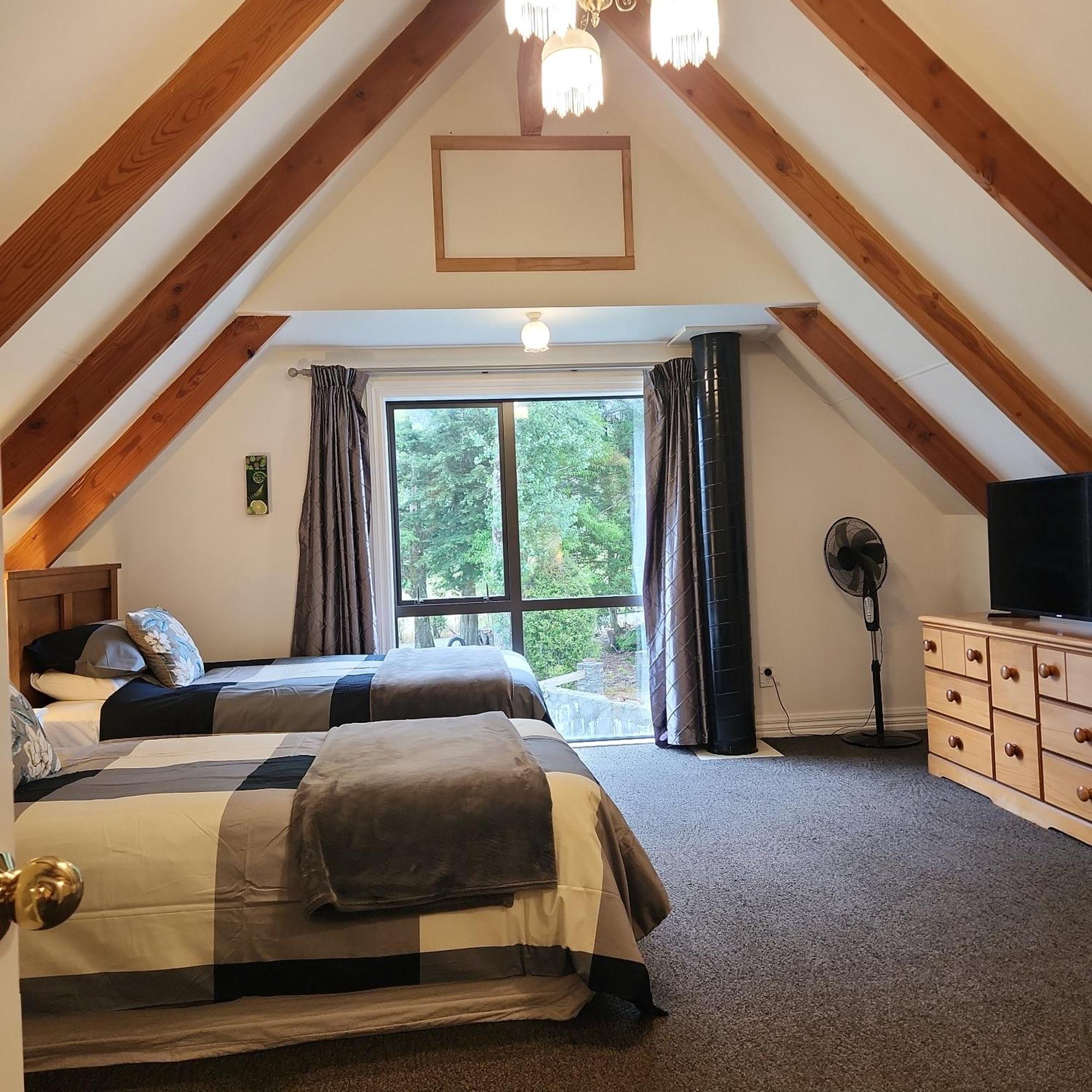 Westholm Lodge Harihari Esterno foto